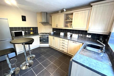 3 bedroom detached house for sale, Oak Road, Chippenham