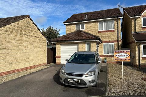 3 bedroom detached house for sale, Oak Road, Chippenham