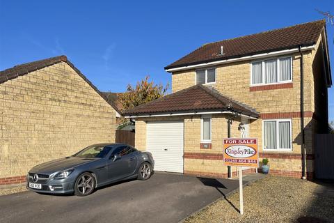 3 bedroom detached house for sale, Oak Road, Chippenham