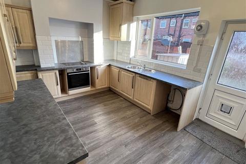 2 bedroom terraced house to rent, Grafton Street, Castleford, WF10