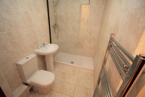 2 bedroom flat to rent, Shore Street, Gourock