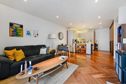 2 bedroom apartment for sale, Ambassador Building, Embassy Gardens, Nine Elms, SW8