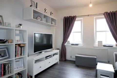 2 bedroom flat for sale, Turquoise Court, Crimson Road, Erith, Kent, DA8