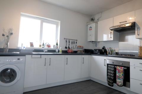 2 bedroom flat for sale, Turquoise Court, Crimson Road, Erith, Kent, DA8