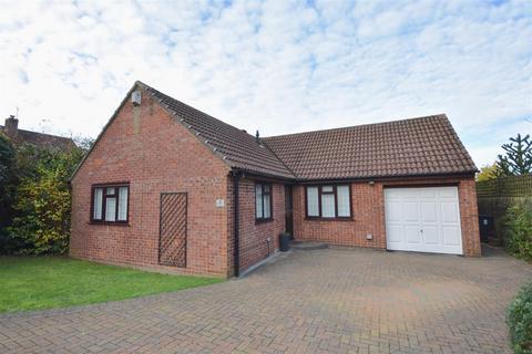 3 bedroom detached bungalow for sale, Lambs Row, Basingstoke RG24