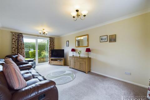 3 bedroom detached bungalow for sale, Lambs Row, Basingstoke RG24