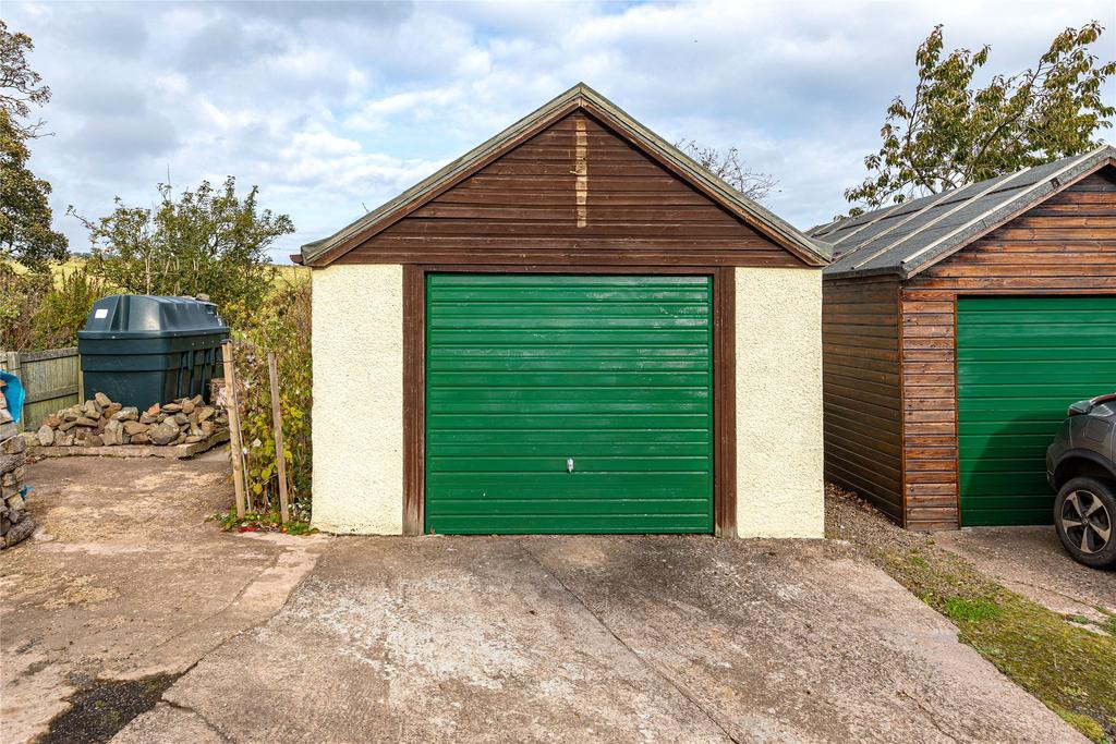 Detached Garage