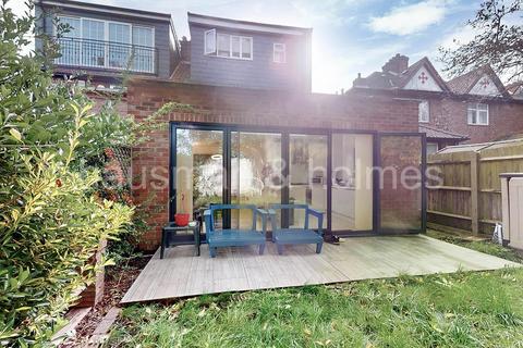 8 Quantock Gardens, London, NW2 1PH