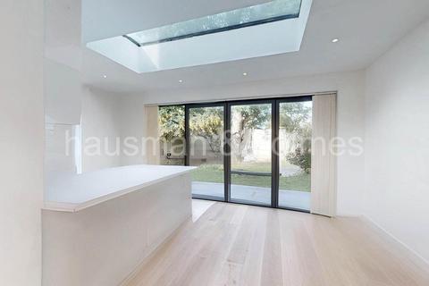 8 Quantock Gardens, London, NW2 1PH
