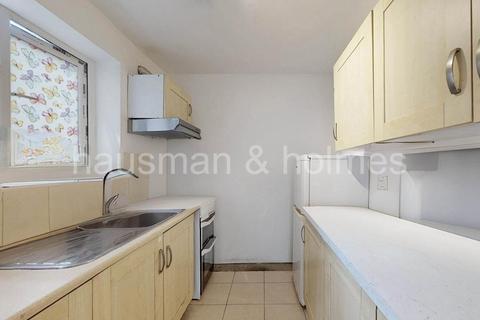 8 Quantock Gardens, London, NW2 1PH