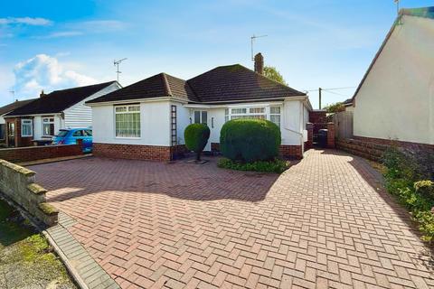 3 bedroom detached bungalow for sale, Beacon Close, Amesbury, SP4 7EG