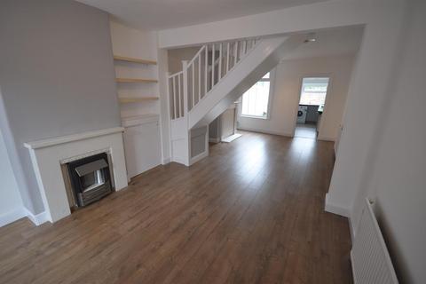 2 bedroom house to rent, Salisbury Road, Watford WD24