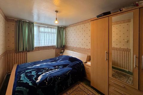 2 bedroom flat for sale, 57 Black Rod Close, Hayes, Middlesex, UB3 4QL