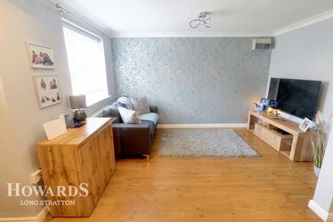 6 Bryony Way, Attleborough, NR17 1QL