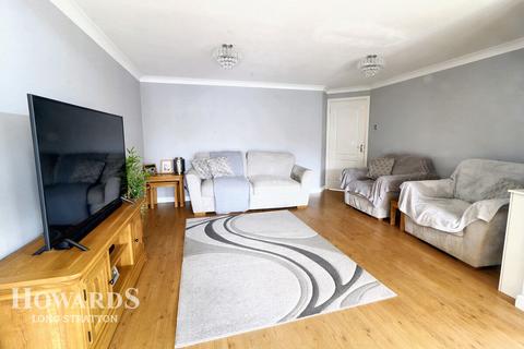 6 Bryony Way, Attleborough, NR17 1QL