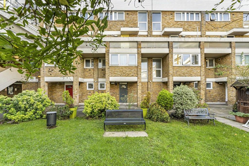 Hertford Road, London, N1 3 bed for sale £650,000