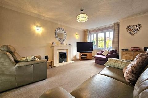 4 Chadstone Close, Shirley, Solihull, B90 4YX