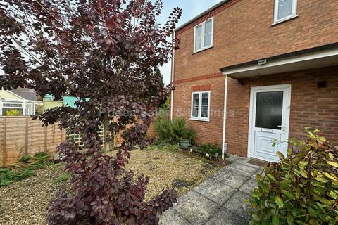 3 bedroom end of terrace house to rent, Viking Court, Bracebridge Heath