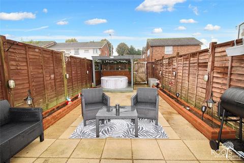 3 bedroom terraced house for sale, Sutton Road, Newbury RG14