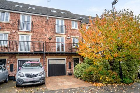 5 bedroom townhouse for sale, Principal Rise, Dringhouses, York