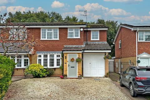 16 The Celandines, Wombourne, Wolverhampton, WV5 8HZ