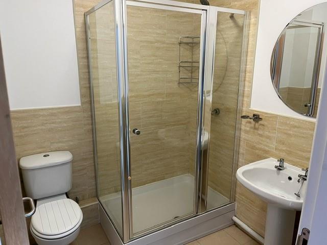 Bathroom 1.jpg