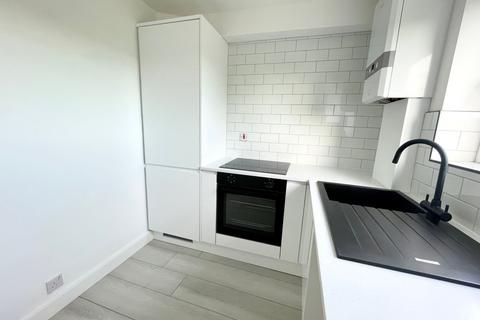 1 bedroom flat for sale, Hallowes Rise, Dronfield, Derbyshire, S18