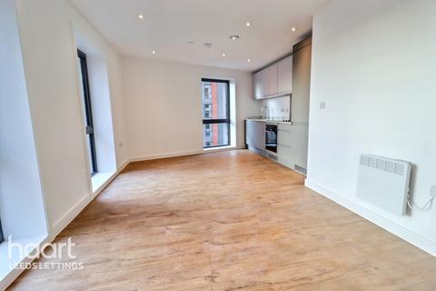 1 bedroom apartment to rent, Saxton Lane, Leeds