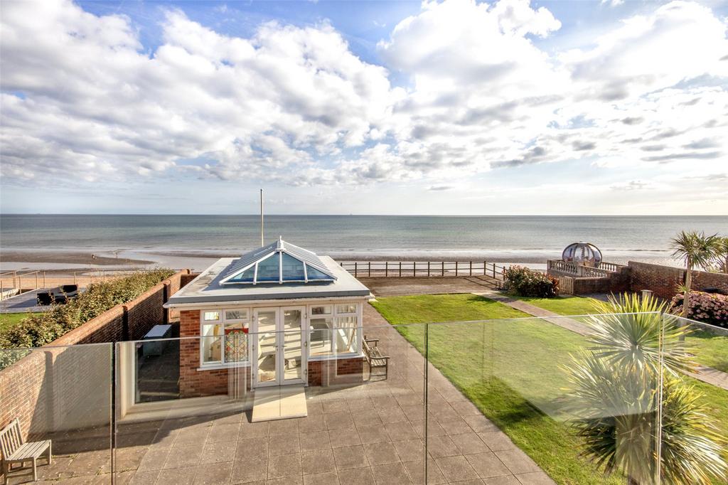 Balcony to sea