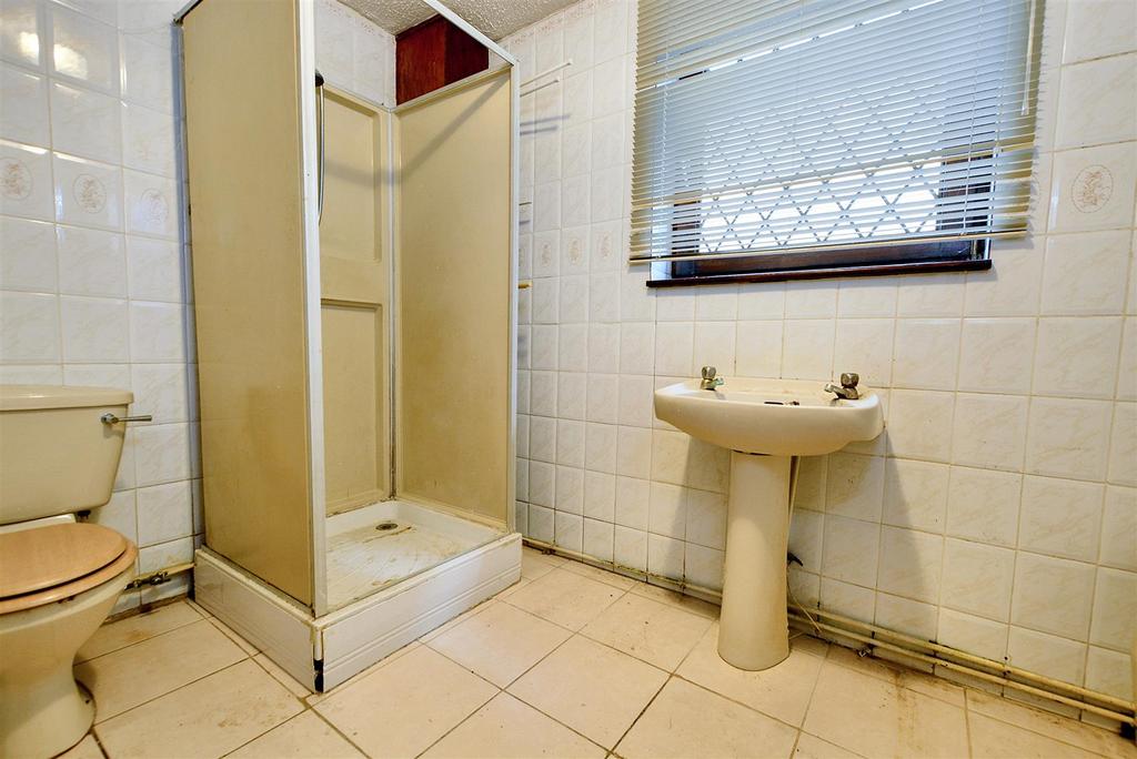 Bathroom 1.jpeg