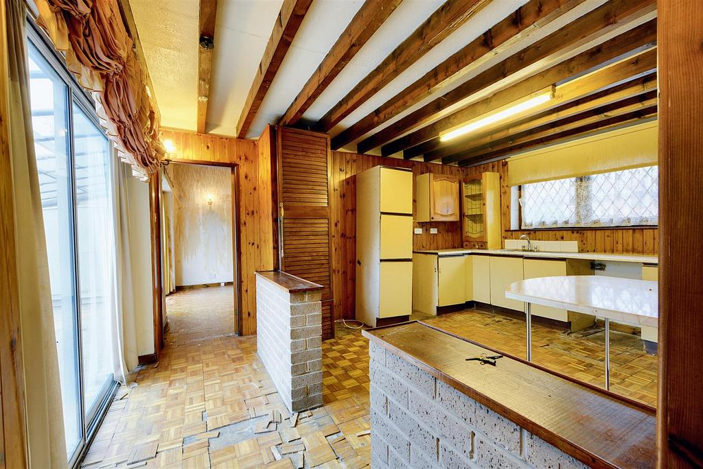 Kitchen 1.jpeg