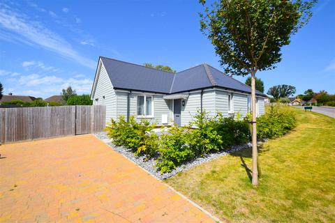 2 bedroom detached bungalow for sale, Field Way, Battle