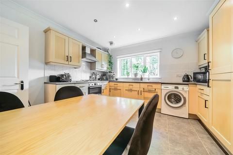 2 bedroom flat for sale, Bewley Street, Wimbledon SW19