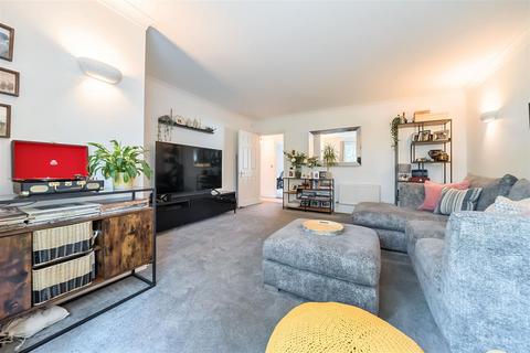 2 bedroom flat for sale, Bewley Street, Wimbledon SW19