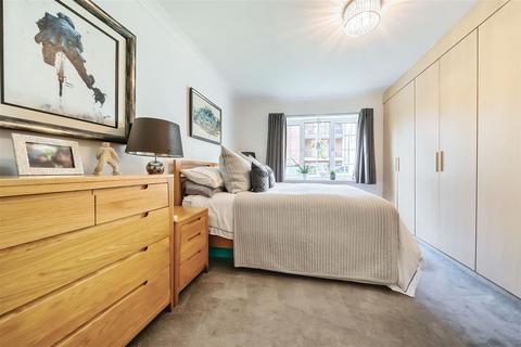 2 bedroom flat for sale, Bewley Street, Wimbledon SW19