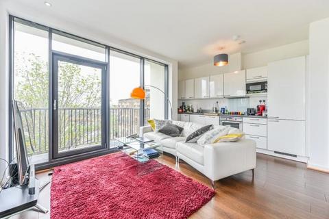 1 bedroom flat for sale, Lumiere Apartments, St Johns Hill, London, SW11