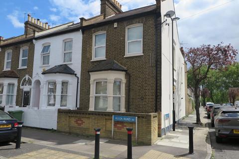 5 bedroom end of terrace house to rent, Alloa Road, London, SE8