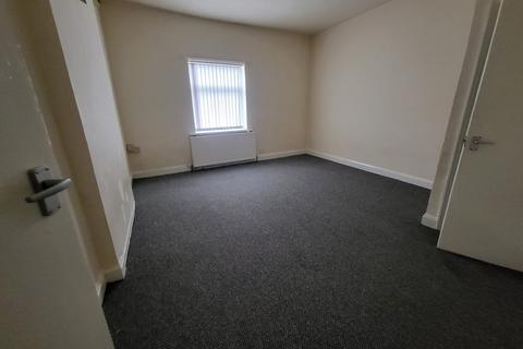 2 bedroom flat to rent, Wolverhampton Street, Dudley DY1