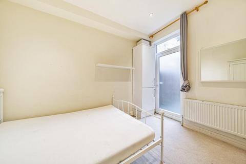 2 bedroom maisonette for sale, Mellison Road, Tooting