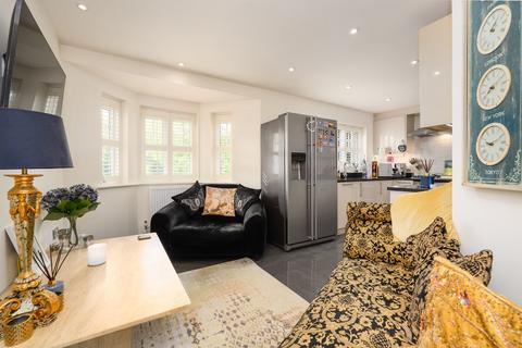 4 bedroom detached house for sale, Duchess Court, Weybridge, KT13