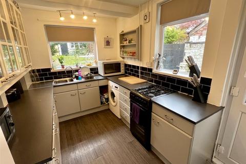 2 bedroom terraced house to rent, Tresham Street, Northamptonshire NN16