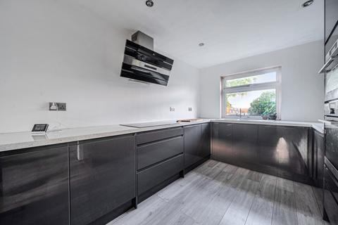 541 Abbey Road, Popley, Basingstoke, RG24 9EP