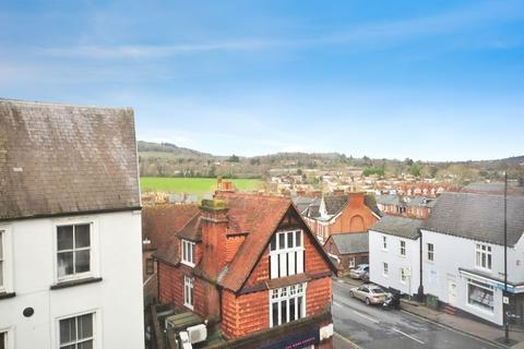 1 bedroom apartment to rent, High Street Dorking RH4