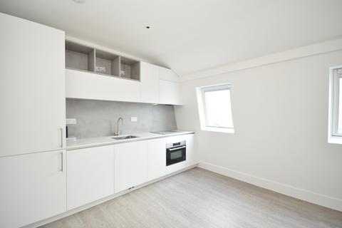 1 bedroom apartment to rent, High Street Dorking RH4