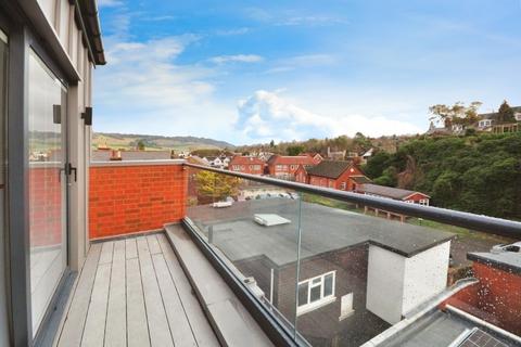 1 bedroom apartment to rent, High Street Dorking RH4