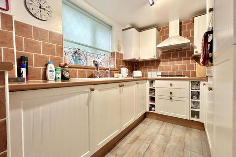 3 bedroom semi-detached house for sale, Leeds Road, Kippax, Leeds