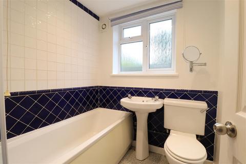 65 Denton Close, Kenilworth, CV8 1BJ