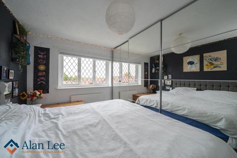 31 Barnside Way, Tytherington, Macclesfield, SK10 2TZ