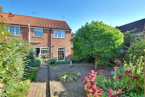 3 bedroom townhouse for sale, Walkergate, Beverley