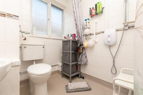 146 Colyer Road, Northfleet, Gravesend, DA11 8AS